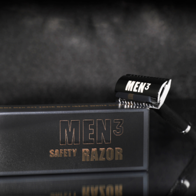 men3-safety-razor-leaning-on-packaging-540x540