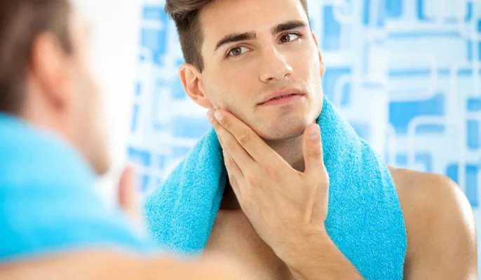 fit-skincare-for-men-flaw-less-skin-repair-serum-male-model-2-400x540